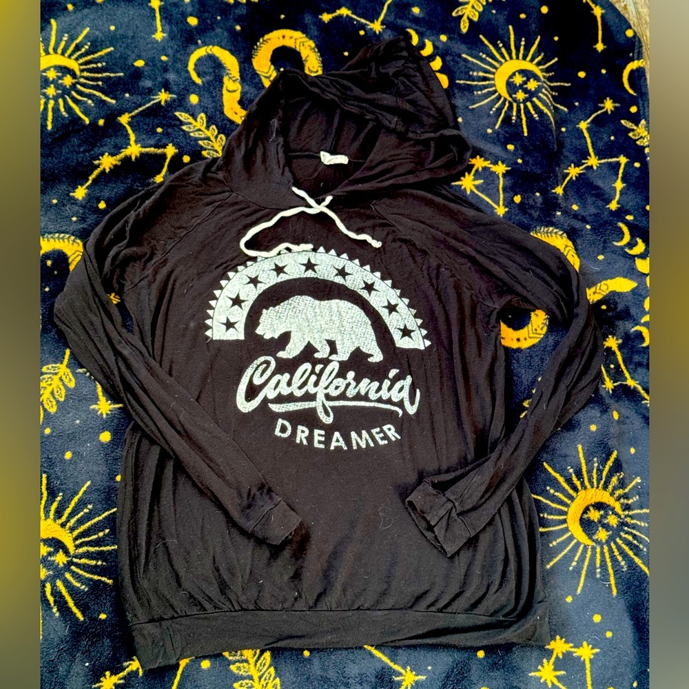 Lightweight stretchy California Dreamer sweater